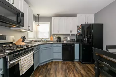 4042 S 60th St, Milwaukee, WI 53220 - Photo 6