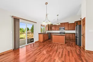 W173N10167 Woodbridge Ln, Germantown, WI 53022 - Photo 8