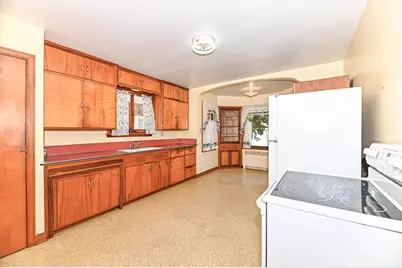 3657 S 14th St, Milwaukee, WI 53221 - Photo 10