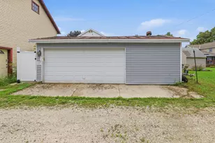 717 W 3rd St, Waldo, WI 53093 - Photo 32