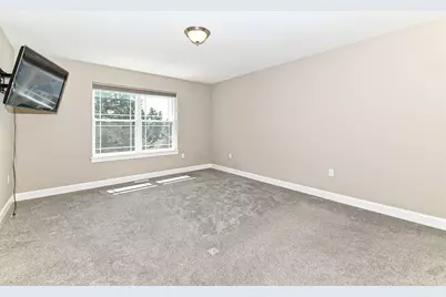 1515 E Maple View Dr, Oak Creek, WI 53154 - Photo 32