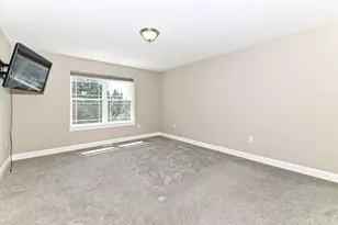 1515 E Maple View Dr, Oak Creek, WI 53154 - Photo 32
