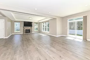 1515 E Maple View Dr, Oak Creek, WI 53154 - Photo 16