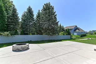 1515 E Maple View Dr, Oak Creek, WI 53154 - Photo 8