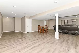 1515 E Maple View Dr, Oak Creek, WI 53154 - Photo 36