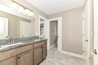 1515 E Maple View Dr, Oak Creek, WI 53154 - Photo 34