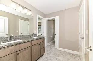 1515 E Maple View Dr, Oak Creek, WI 53154 - Photo 34