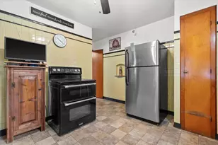 2452 S 74th St, West Allis, WI 53219 - Photo 10