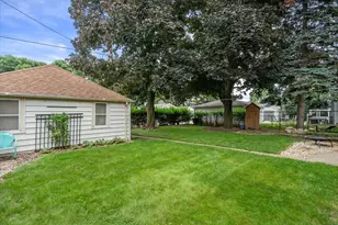 2452 S 74th St, West Allis, WI 53219 - Photo 30