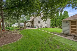 2452 S 74th St, West Allis, WI 53219 - Photo 28