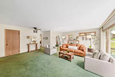 11307 W Garfield Ave, Wauwatosa, WI 53226 - Photo 8