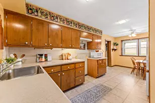 11307 W Garfield Ave, Wauwatosa, WI 53226 - Photo 4
