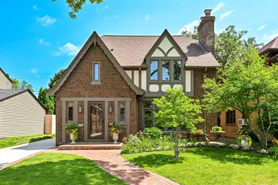 4848 N Woodburn St, Whitefish Bay, WI 53217 - Photo 2
