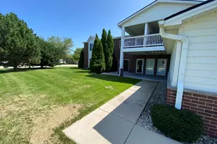 827 Lannon Terrace, Racine, WI 53406 - Photo 2
