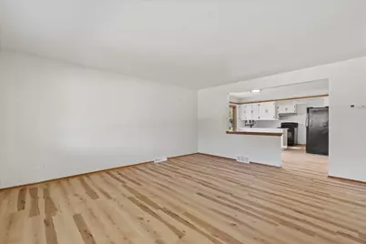 8148 S 88th St, Franklin, WI 53132 - Photo 2