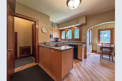 210 W College Ave, Waukesha, WI 53186 - Photo 16