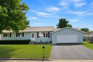 747 Margaret St, Sparta, WI 54656 - Photo 2