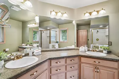 493  Lillian Ct, Delafield, WI 53018 - Photo 44