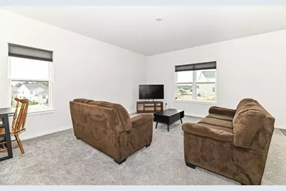707  Ice Age Ct, Racine, WI 53185 - Photo 8