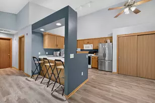 6115 S Creekside Dr, Cudahy, WI 53110 - Photo 10