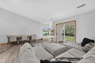 6115 S Creekside Dr, Cudahy, WI 53110 - Photo 4