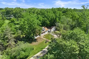 W156N7968 Pilgrim Rd, Menomonee Falls, WI 53051 - Photo 8