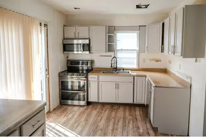 611  West Blvd, Racine, WI 53405 - Photo 4