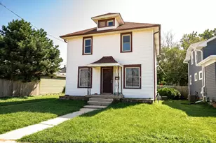 611 West Blvd, Racine, WI 53405 - Photo 1
