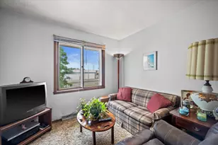 6540 W Mill Rd, Milwaukee, WI 53218 - Photo 28