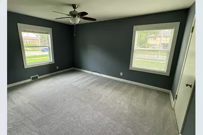 2105  Ludington Ave #2107, Wauwatosa, WI 53226 - Photo 8