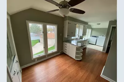 2105  Ludington Ave #2107, Wauwatosa, WI 53226 - Photo 12