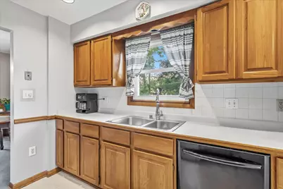 931  Fairview Dr, Port Washington, WI 53074 - Photo 18
