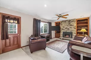 931 Fairview Dr, Port Washington, WI 53074 - Photo 4
