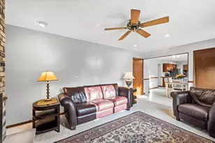 931 Fairview Dr, Port Washington, WI 53074 - Photo 8