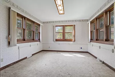 1128  19th St, La Crosse, WI 54601 - Photo 8
