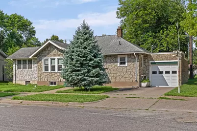 1128  19th St, La Crosse, WI 54601 - Photo 2