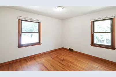 1908 W Ramsey Ave, Milwaukee, WI 53221 - Photo 12