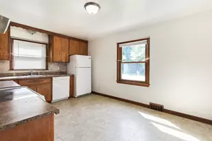 1908 W Ramsey Ave, Milwaukee, WI 53221 - Photo 14