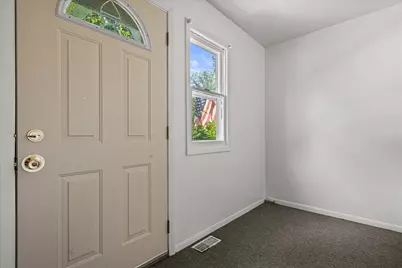123  Cook St, Waukesha, WI 53186 - Photo 4