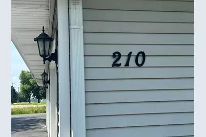 210 E Remer Rd #204, Elkhorn, WI 53121 - Photo 2
