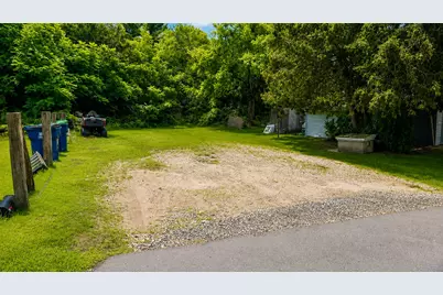 2481 N Wallace Lake Dr, Trenton, WI 53090 - Photo 4