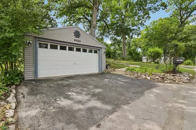 4424  Riverside Rd, Racine, WI 53185 - Photo 4