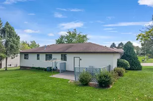 442 Sunnyside Dr, Caledonia, MN 55921 - Photo 28