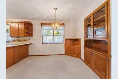 442  Sunnyside Dr, Caledonia, MN 55921 - Photo 4