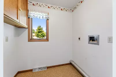 442  Sunnyside Dr, Caledonia, MN 55921 - Photo 20
