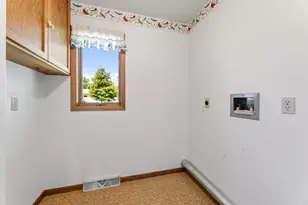442 Sunnyside Dr, Caledonia, MN 55921 - Photo 20