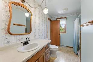 442 Sunnyside Dr, Caledonia, MN 55921 - Photo 12