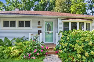 1025 W Cumberland Dr, Waukesha, WI 53188 - Photo 2