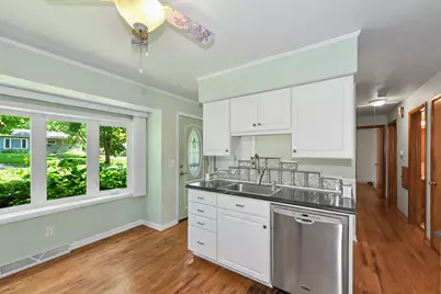 1025 W Cumberland Dr, Waukesha, WI 53186 - Photo 14