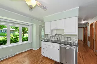 1025 W Cumberland Dr, Waukesha, WI 53188 - Photo 14